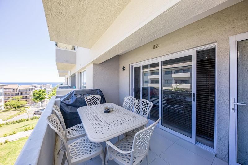 To Let 2 Bedroom Property for Rent in Sea Point Western Cape